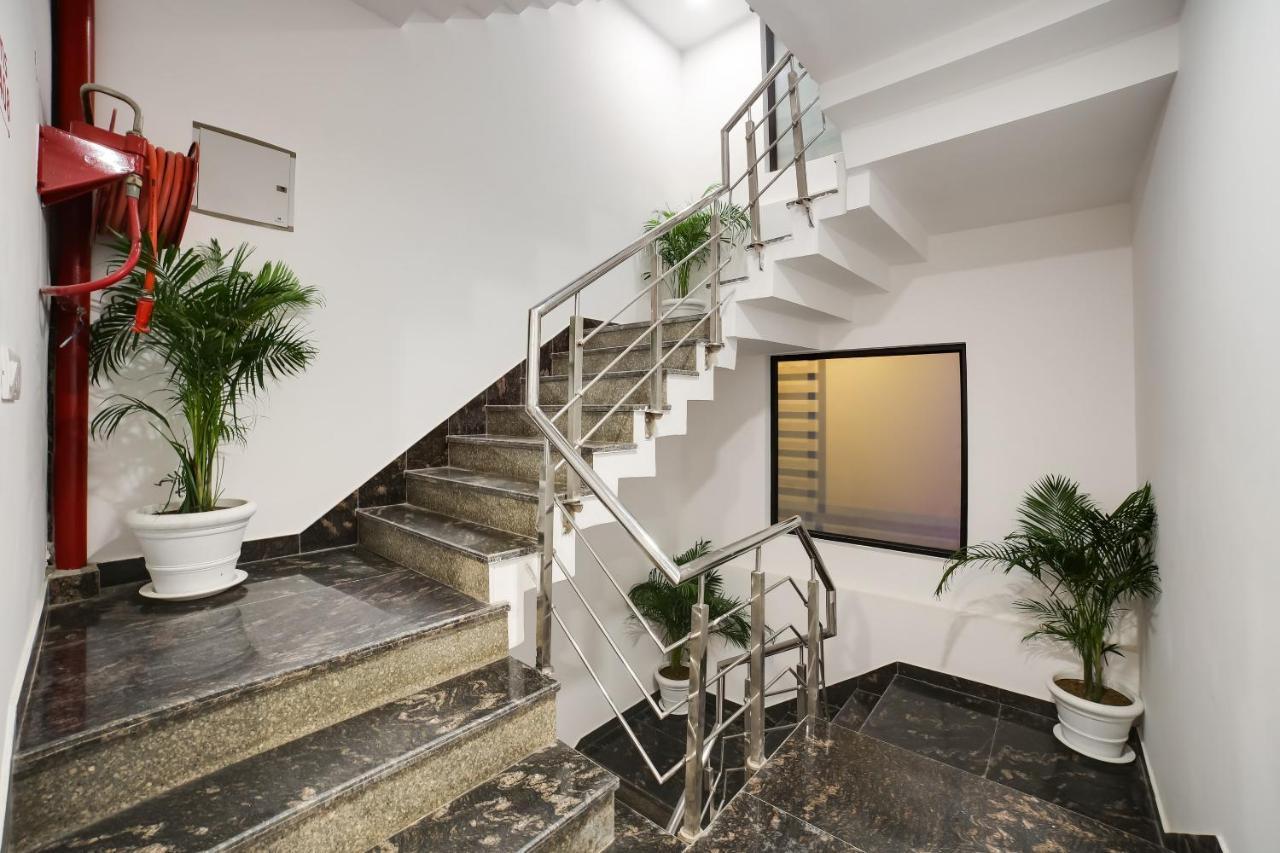 Oyo Townhouse 019 Anand Vihar Hotel New Delhi Bagian luar foto