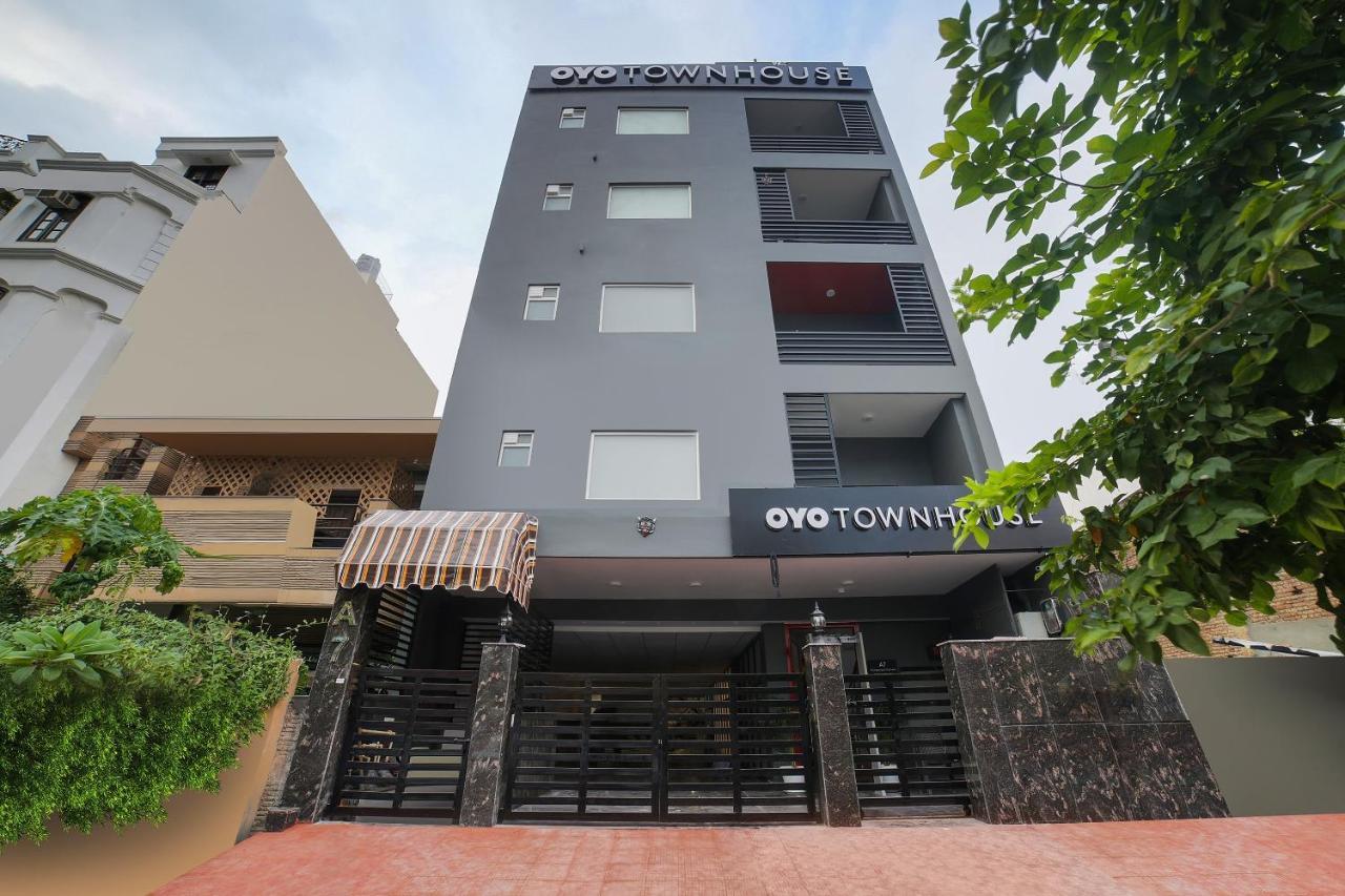 Oyo Townhouse 019 Anand Vihar Hotel New Delhi Bagian luar foto
