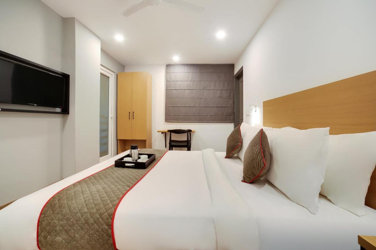 Oyo Townhouse 019 Anand Vihar Hotel New Delhi Bagian luar foto