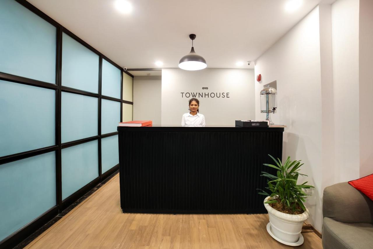 Oyo Townhouse 019 Anand Vihar Hotel New Delhi Bagian luar foto