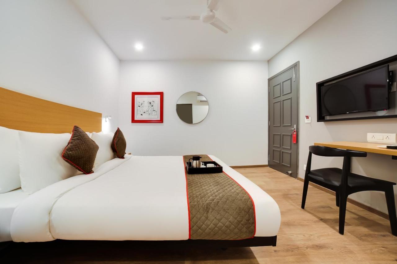 Oyo Townhouse 019 Anand Vihar Hotel New Delhi Bagian luar foto