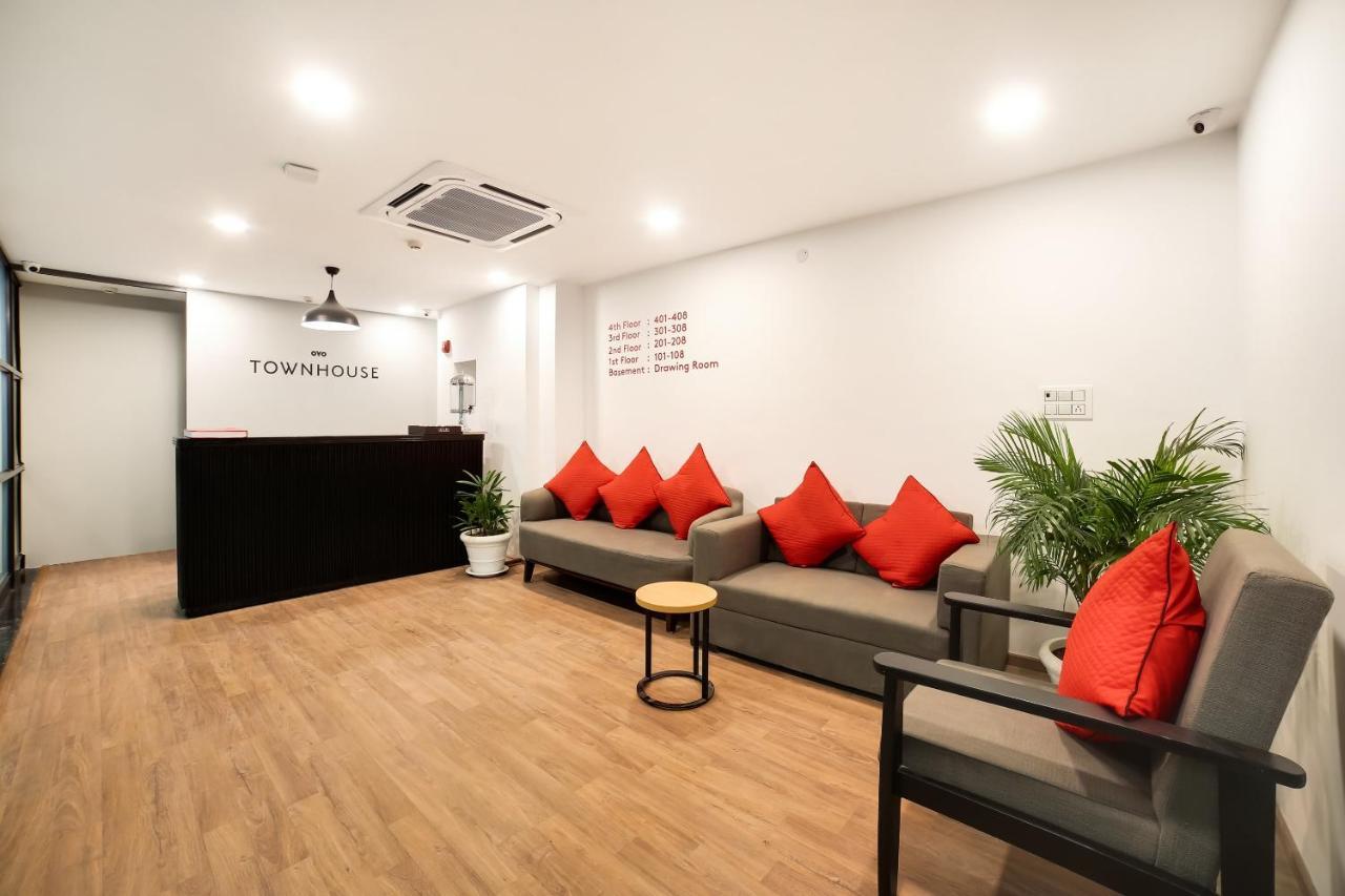 Oyo Townhouse 019 Anand Vihar Hotel New Delhi Bagian luar foto