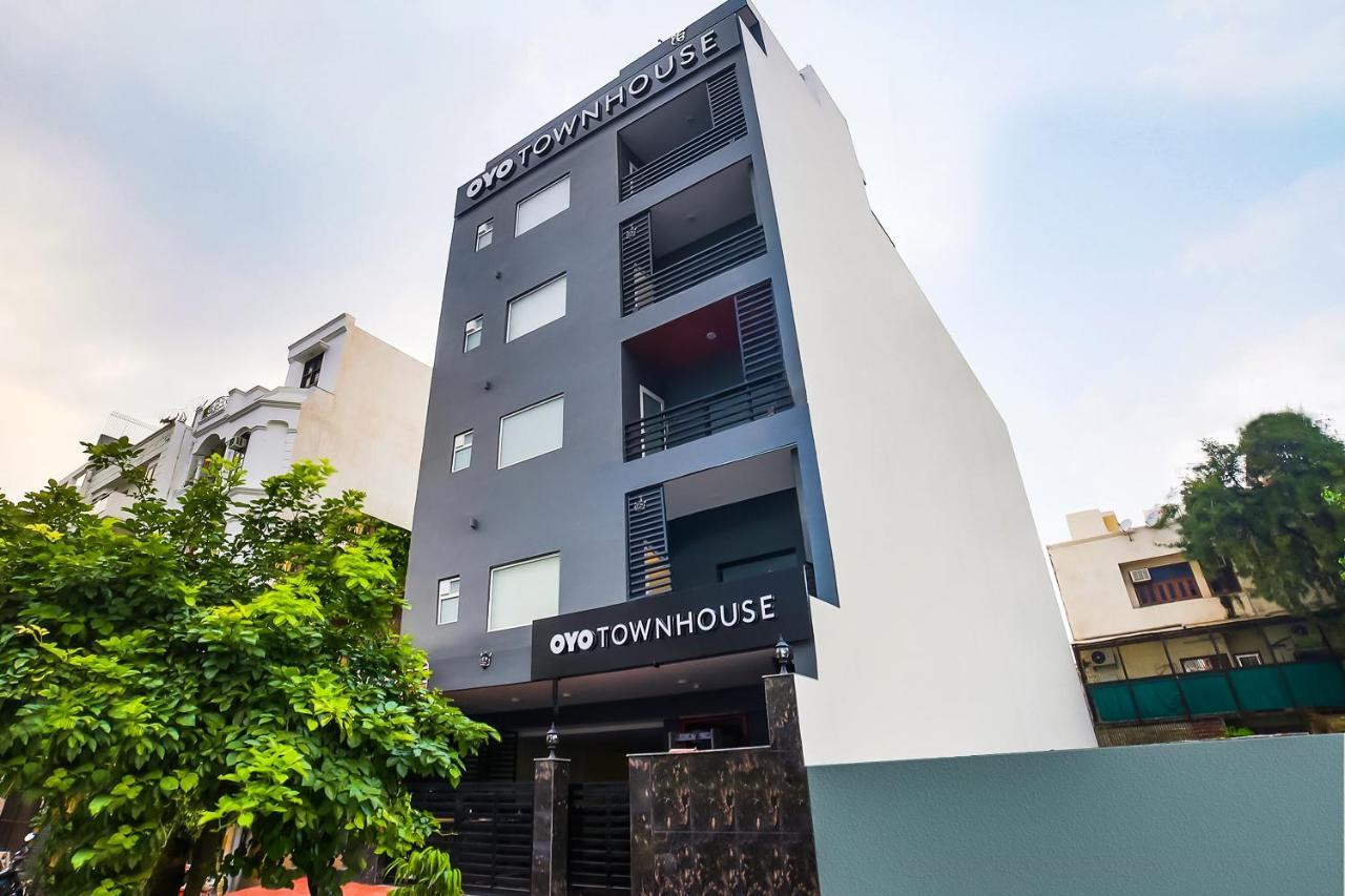 Oyo Townhouse 019 Anand Vihar Hotel New Delhi Bagian luar foto